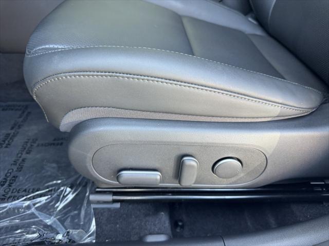 Photo of 2024 Atlas White Hyundai KONA