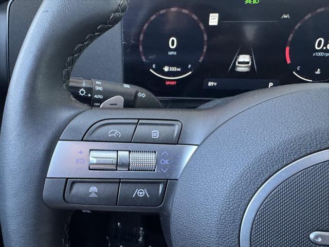 Photo of 2024 Atlas White Hyundai KONA