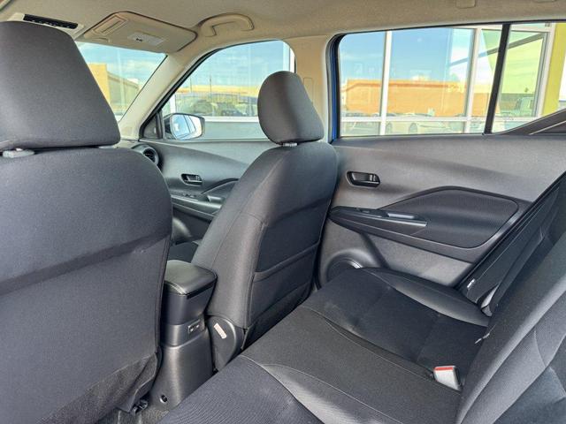 Photo of 2023 Electric Blue Metallic Nissan Kicks