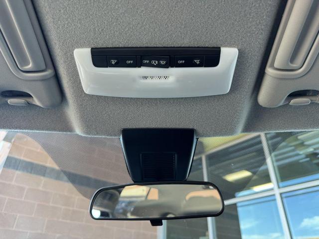 Photo of 2023 Electric Blue Metallic Nissan Kicks