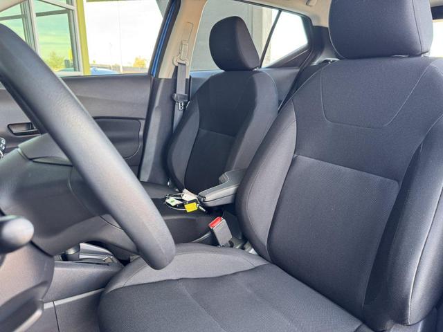 Photo of 2023 Electric Blue Metallic Nissan Kicks