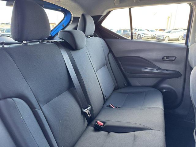 Photo of 2023 Electric Blue Metallic Nissan Kicks
