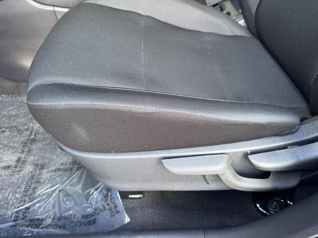 Photo of 2023 Electric Blue Metallic Nissan Kicks
