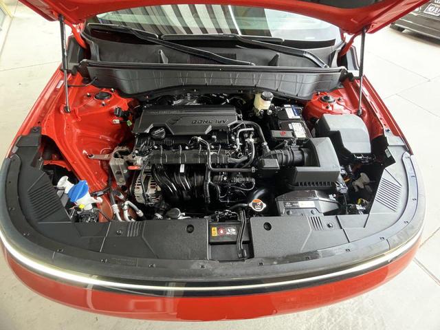 Photo of 2024 Soultronic Orange Pearl Hyundai KONA