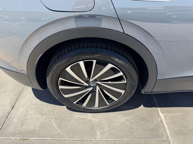 Photo of 2024 Pure Gray Volkswagen ID.4