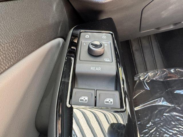 Photo of 2024 Pure Gray Volkswagen ID.4