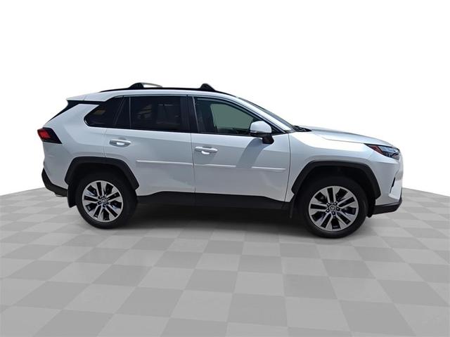 Photo of 2024 Wind Chill Pearl Toyota RAV4