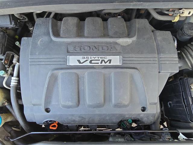 Photo of 2010 Alabaster Silver Metallic Honda Odyssey