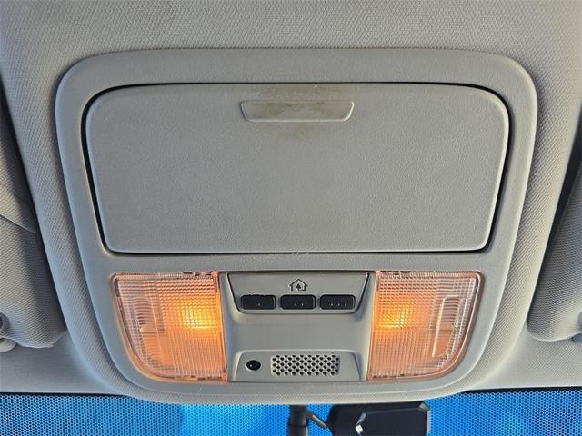 Photo of 2010 Alabaster Silver Metallic Honda Odyssey