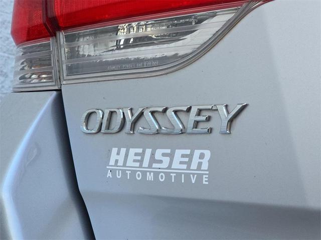Photo of 2010 Alabaster Silver Metallic Honda Odyssey