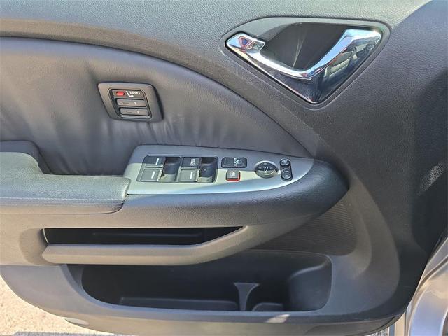 Photo of 2010 Alabaster Silver Metallic Honda Odyssey