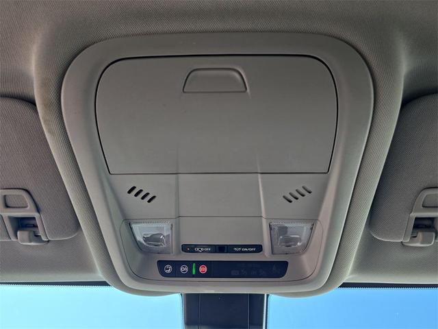 Photo of 2022 Iridescent Pearl Tricoat Chevrolet Equinox
