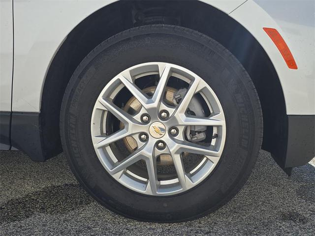 Photo of 2022 Iridescent Pearl Tricoat Chevrolet Equinox