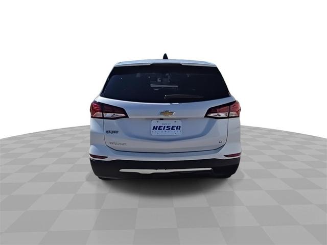 Photo of 2022 Iridescent Pearl Tricoat Chevrolet Equinox
