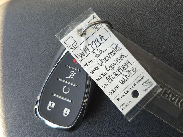 Photo of 2022 Iridescent Pearl Tricoat Chevrolet Equinox