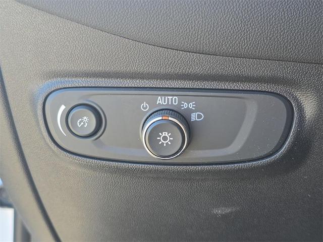 Photo of 2022 Iridescent Pearl Tricoat Chevrolet Equinox