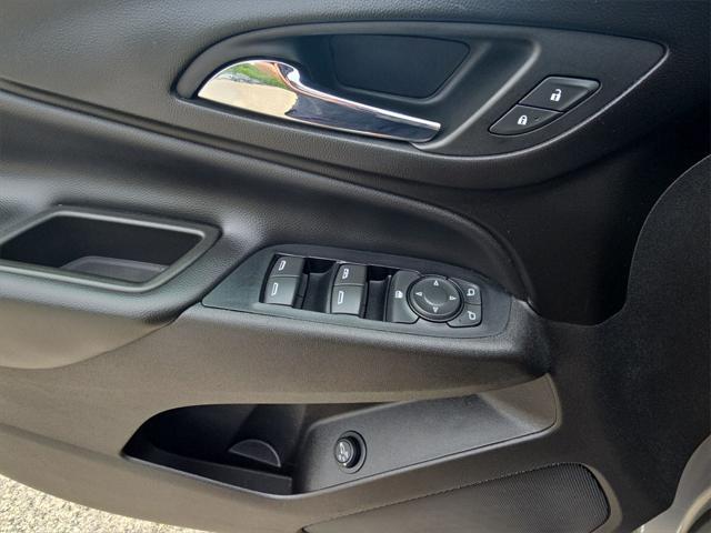 Photo of 2018 Pepperdust Metallic Chevrolet Equinox
