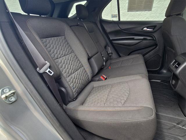 Photo of 2018 Pepperdust Metallic Chevrolet Equinox