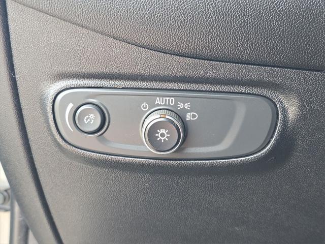 Photo of 2018 Pepperdust Metallic Chevrolet Equinox