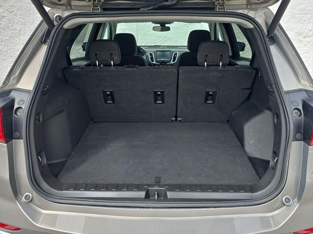 Photo of 2018 Pepperdust Metallic Chevrolet Equinox