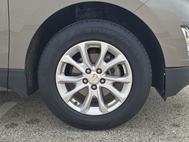 Photo of 2018 Pepperdust Metallic Chevrolet Equinox