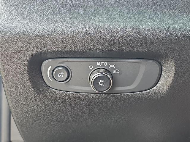 Photo of 2023 Northsky Blue Metallic Chevrolet Traverse