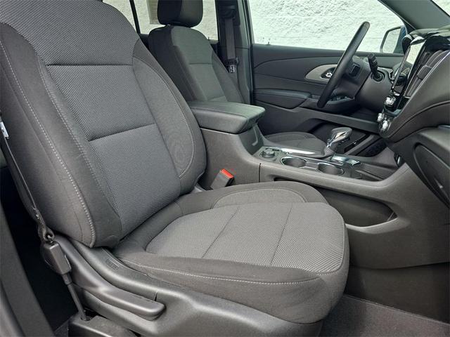 Photo of 2023 Northsky Blue Metallic Chevrolet Traverse