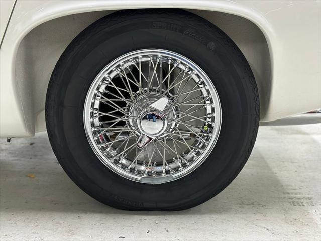 Photo of 1960 White Lotus Elite
