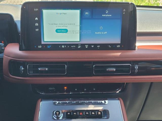 Photo of 2025 Crystal White Lincoln Aviator