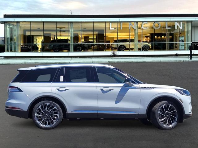 Photo of 2025 Crystal White Lincoln Aviator