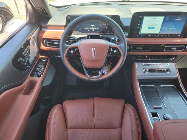 Photo of 2025 Crystal White Lincoln Aviator