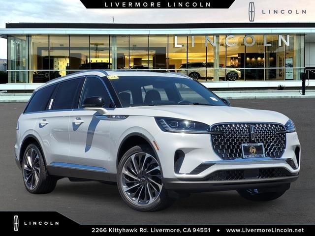 Photo of 2025 Crystal White Lincoln Aviator