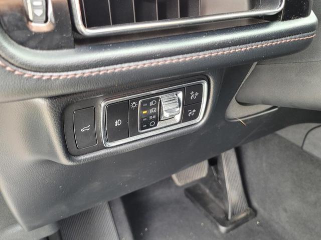 Photo of 2023 Silver Radiance Metallic Lincoln Aviator