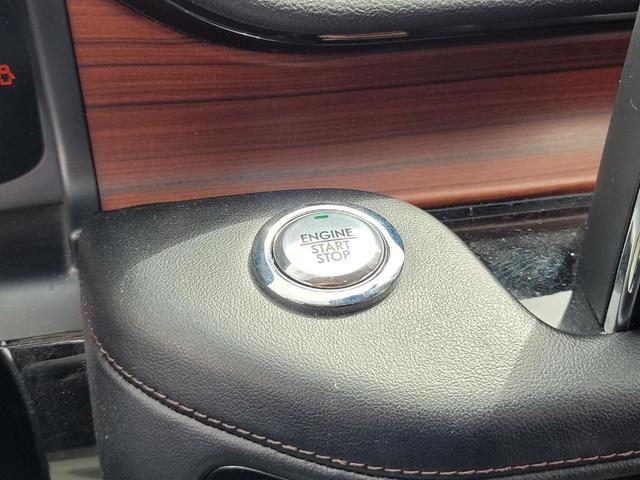 Photo of 2023 Silver Radiance Metallic Lincoln Aviator
