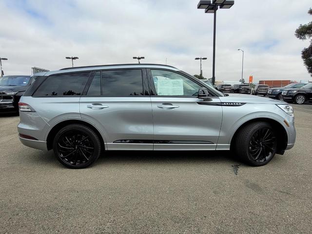 Photo of 2023 Silver Radiance Metallic Lincoln Aviator