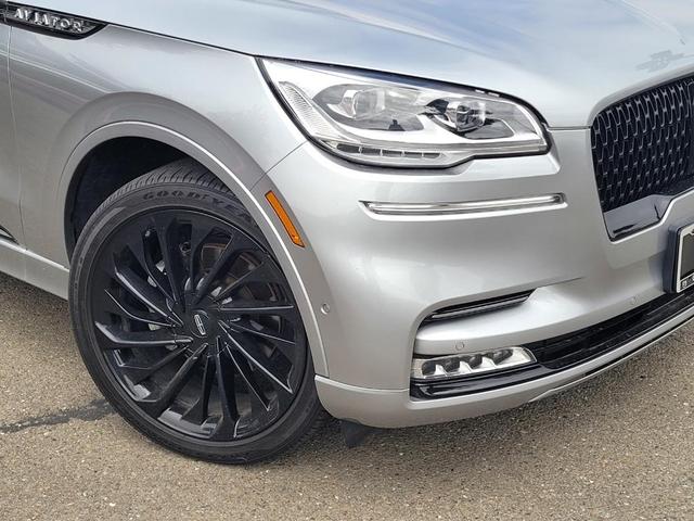 Photo of 2023 Silver Radiance Metallic Lincoln Aviator