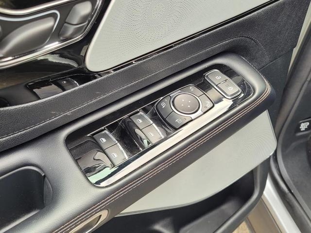 Photo of 2023 Silver Radiance Metallic Lincoln Aviator