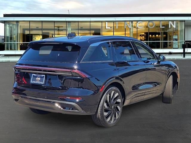 Photo of 2025 Black Lincoln Nautilus