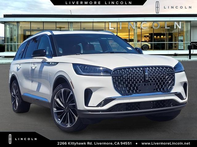 Photo of 2025 White Metallic Lincoln Aviator