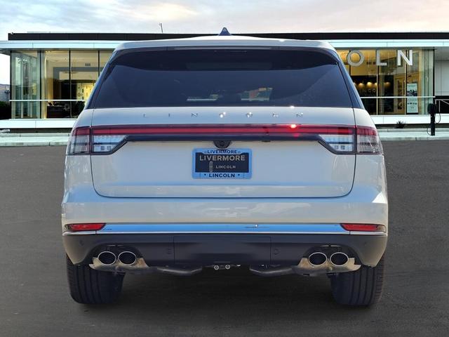 Photo of 2025 White Metallic Lincoln Aviator