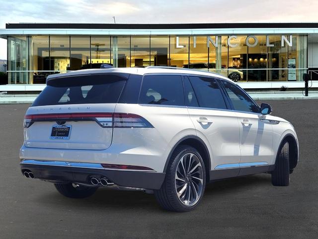 Photo of 2025 White Metallic Lincoln Aviator