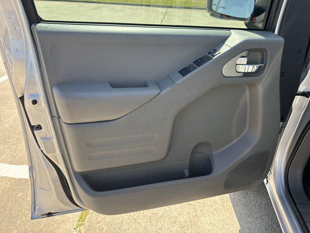 Photo of 2020 Brilliant Silver Metallic Nissan Frontier