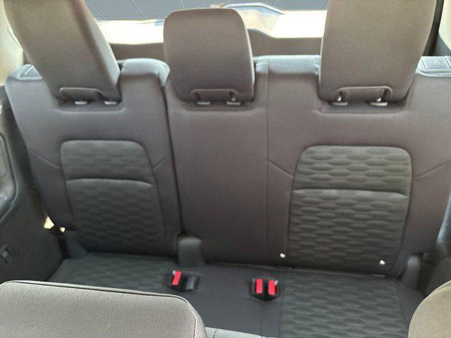 Photo of 2025 Everest White Pearl Tricoat Nissan Pathfinder