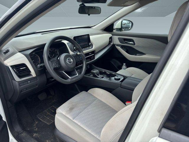 Photo of 2021 Pearl White Tricoat Nissan Rogue