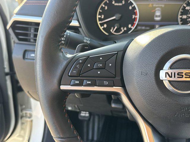 Photo of 2022 Pearl White Tricoat Nissan Altima