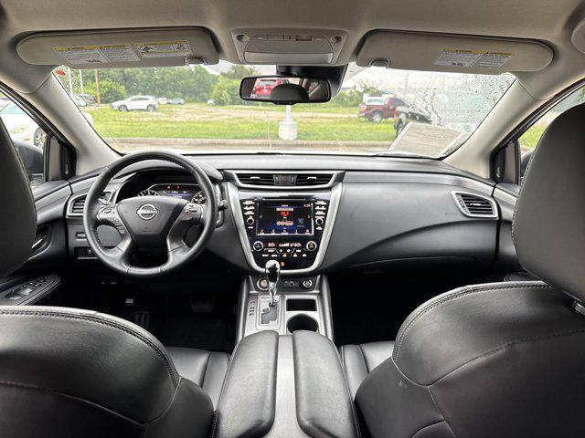 Photo of 2023 Pearl White Tricoat Nissan Murano