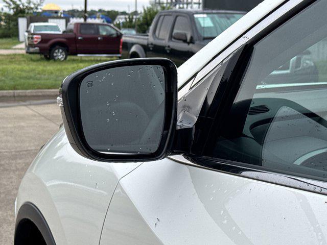 Photo of 2023 Pearl White Tricoat Nissan Murano