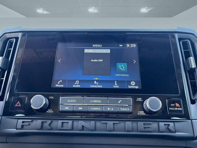 Photo of 2026 Glacier White Nissan Frontier
