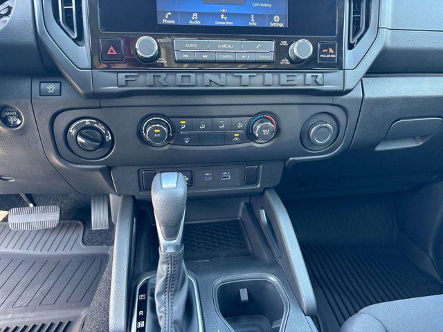 Photo of 2026 Glacier White Nissan Frontier