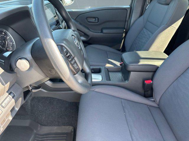 Photo of 2026 Glacier White Nissan Frontier